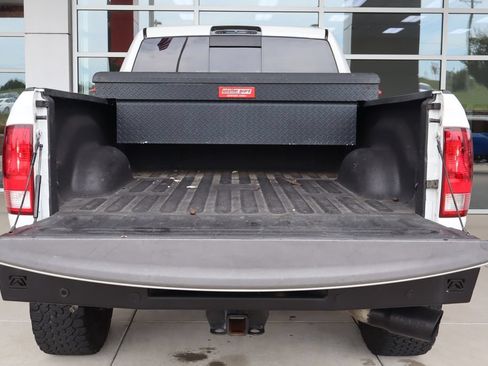 Used 2017 RAM 2500 SLT AWD/4WD image 8