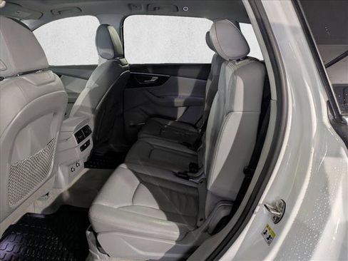 Used 2019 Audi Q7 3.0T Premium Plus w/ Premium Plus Package image 19