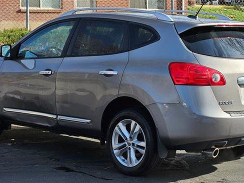 Used 2012 Nissan Rogue SV image 3