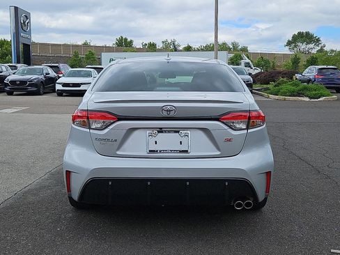 Used 2023 Toyota Corolla SE FWD image 5