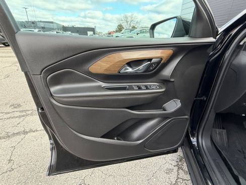 Used 2021 GMC Terrain SLE w/ Driver Convenience Package image 19