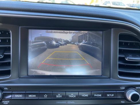 Used 2019 Hyundai Elantra SEL FWD image 11