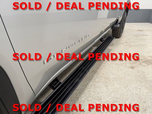 Used 2022 GMC Sierra 3500 Denali w/ Denali Ultimate Package image 9