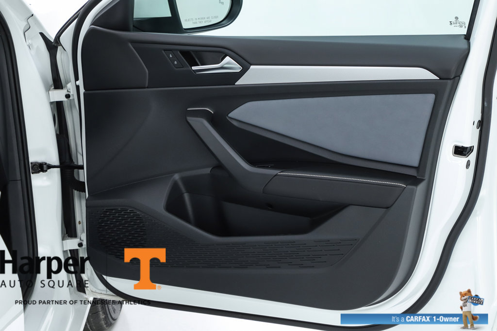Used 2025 Volkswagen Jetta SE w/ Sunroof Package FWD image 30