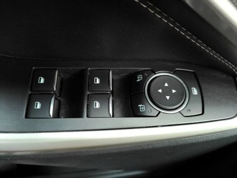 Used 2023 Ford Explorer XLT RWD image 34