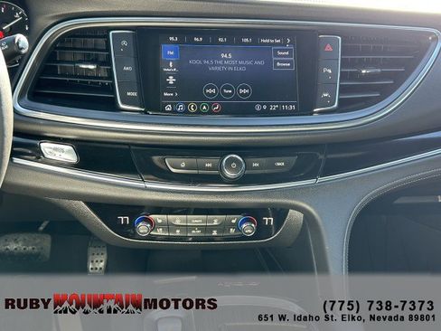 Used 2024 Buick Enclave Avenir image 17