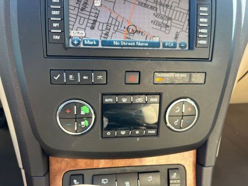 Used 2011 Buick Enclave CXL image 58