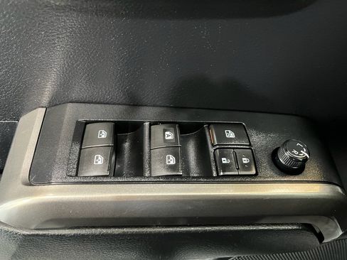 Used 2019 Toyota Tacoma SR5 image 25