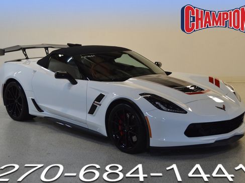 Used 2019 Chevrolet Corvette Grand Sport w/ Carbon Flash Badge Package image 1