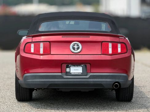 Used 2010 Ford Mustang Convertible RWD image 4
