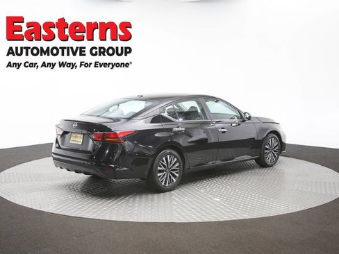Used 2025 Nissan Altima 2.5 SV FWD image 37