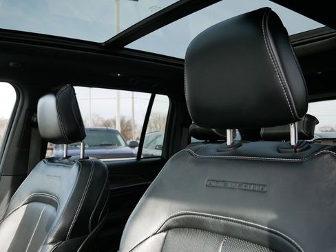 Used 2023 Jeep Grand Cherokee Overland AWD/4WD image 24