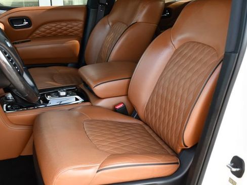 Used 2024 INFINITI QX80 Sensory AWD/4WD image 17