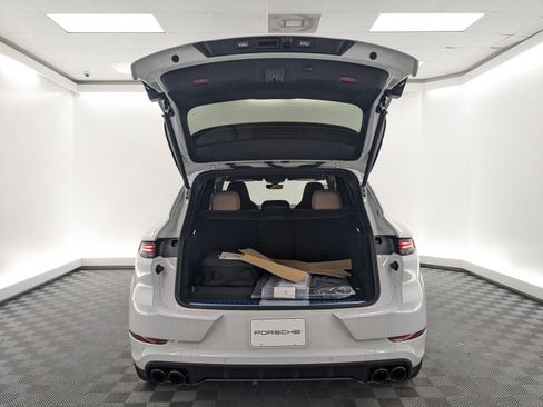 New 2026 Porsche Cayenne Turbo image 23