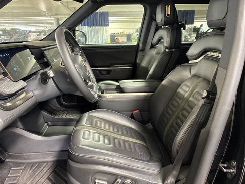 Used 2025 Rivian R1S Adventure AWD/4WD image 8