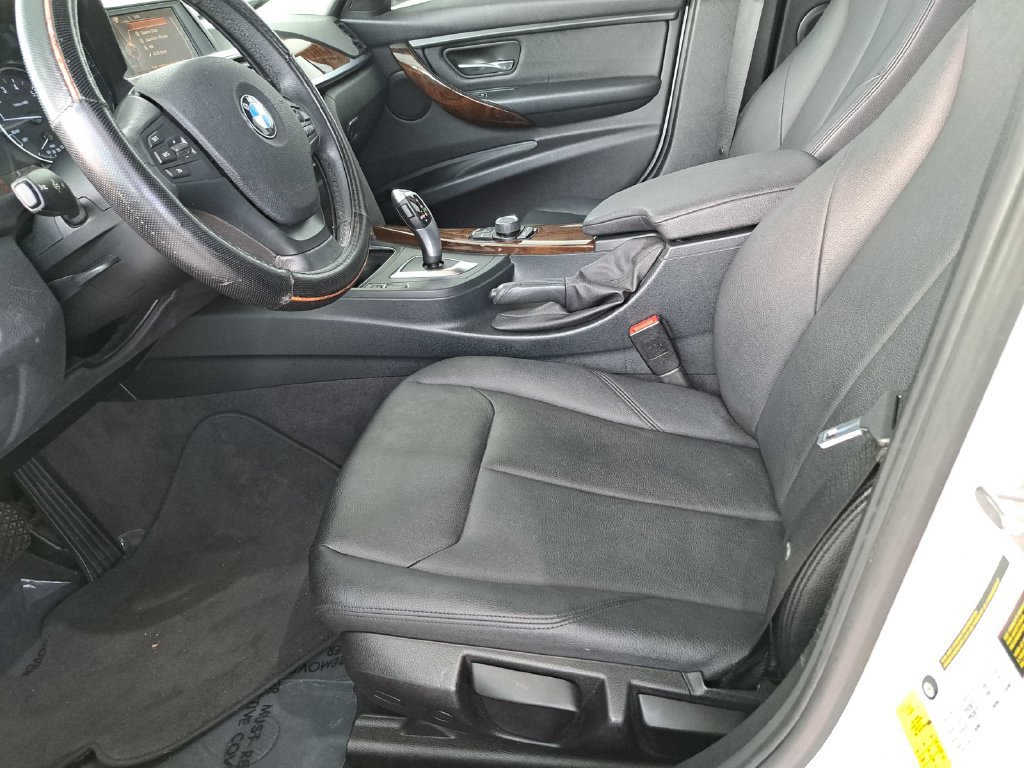 Used 2016 BMW 320i Sedan RWD image 23