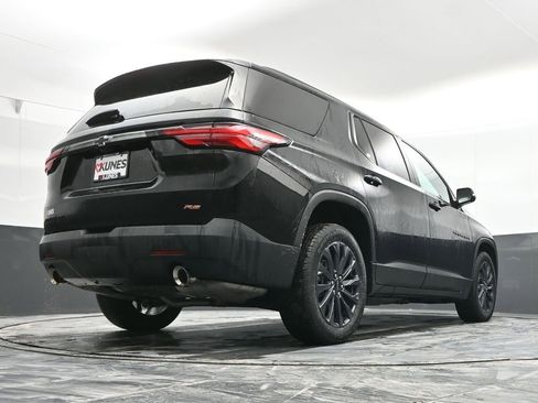 Used 2023 Chevrolet Traverse RS image 44