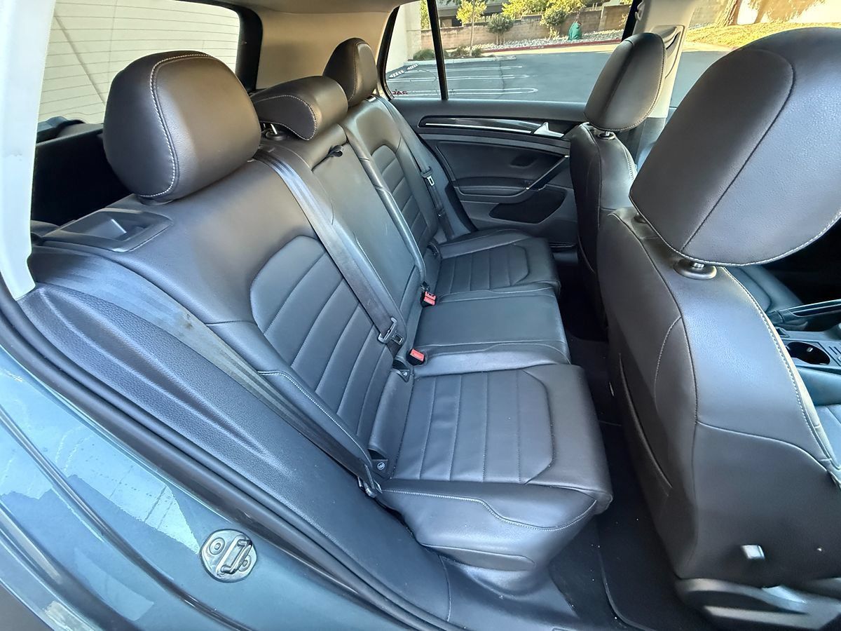 Used 2015 Volkswagen Golf S FWD image 8