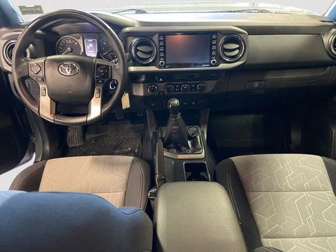 Used 2021 Toyota Tacoma TRD Sport image 11