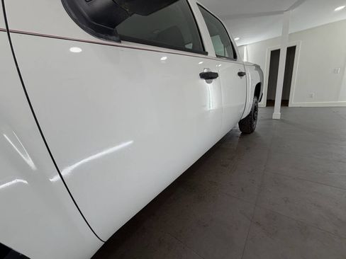 Used 2011 Chevrolet Silverado 1500 W/T image 2