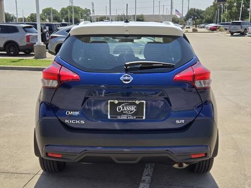 Used 2019 Nissan Kicks SR FWD image 5