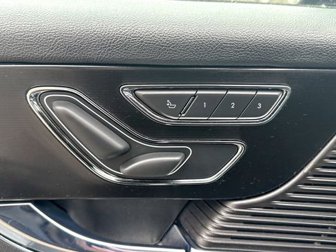 Certified 2022 Lincoln Corsair Standard w/ Equipment Group 101A image 17