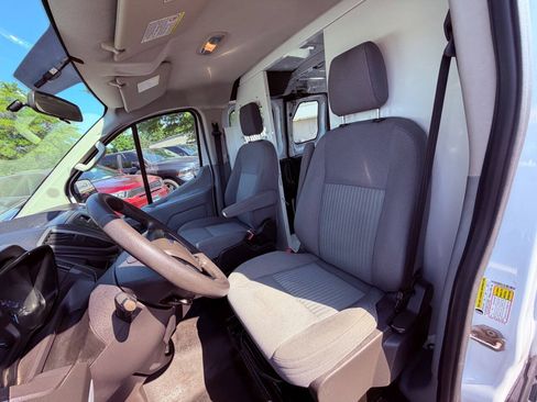 Used 2015 Ford Transit 250 130 Low Roof w/ Exterior Upgrade Package RWD image 33