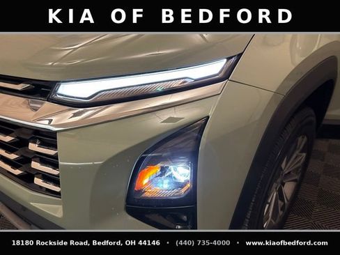 Used 2025 Chevrolet Equinox LT w/ Convenience Package II FWD image 11