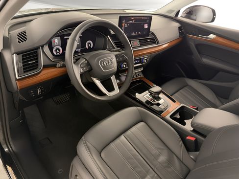 Used 2023 Audi Q5 2.0T Premium Plus w/ Premium Plus Package AWD/4WD image 4