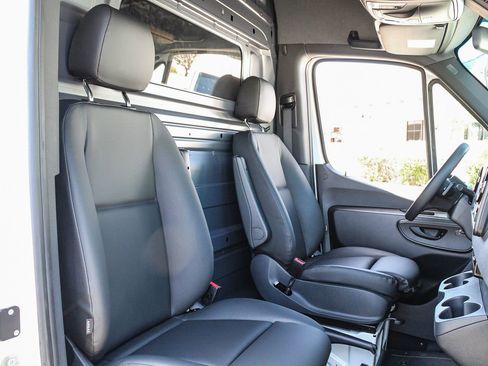 New 2024 Mercedes-Benz Sprinter 2500 image 19
