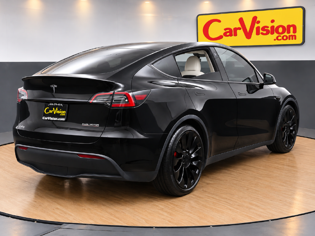 Used 2022 Tesla Model Y Performance AWD/4WD image 3