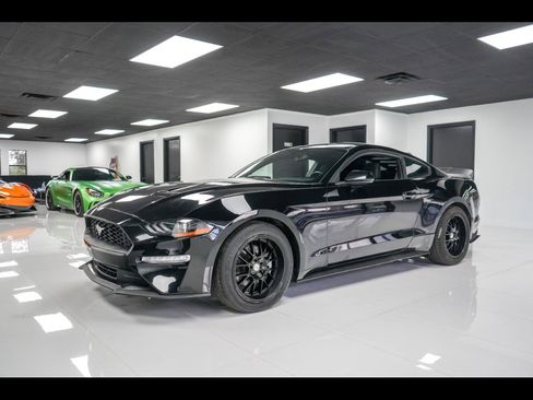 Used 2020 Ford Mustang Coupe RWD image 1