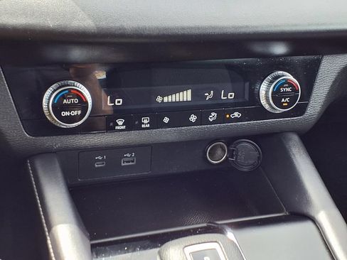 Used 2022 Mitsubishi Outlander ES FWD image 9