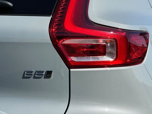 Used 2025 Volvo XC40 B5 Plus AWD/4WD image 34