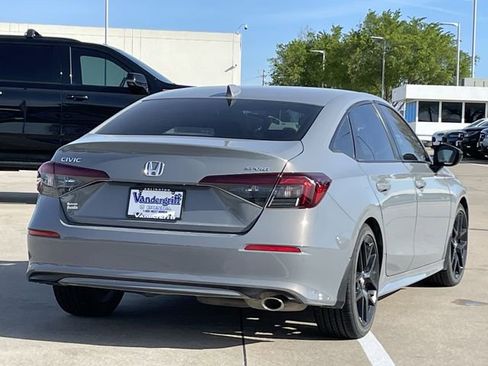 Used 2025 Honda Civic Sport image 4