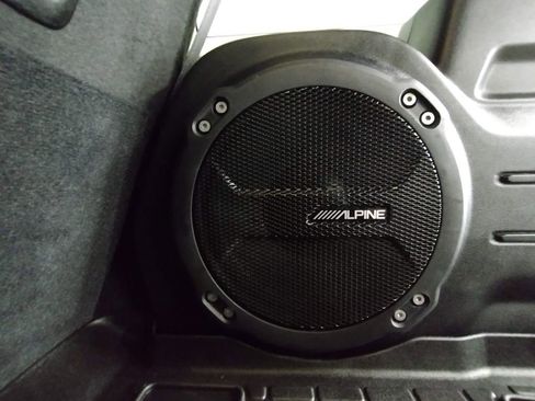 Used 2020 Jeep Wrangler Unlimited Sahara image 24