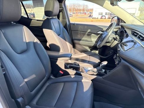 Used 2020 Buick Encore GX Essence w/ Experience Buick Package image 13