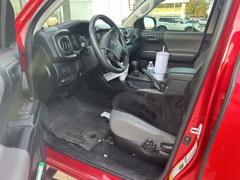 Used 2021 Toyota Tacoma SR w/ SR Convenience Package image 3