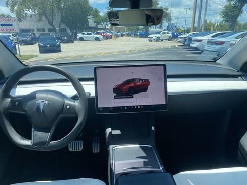 Used 2023 Tesla Model Y Performance AWD/4WD image 9