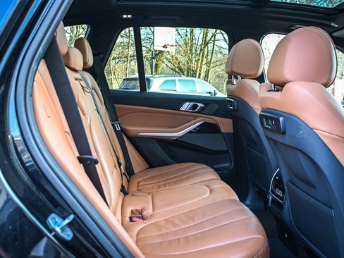 Used 2019 BMW X5 xDrive40i w/ M Sport Package image 15