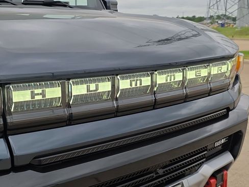 New 2025 GMC Hummer EV 3X w/ LPO, Sport Package image 34