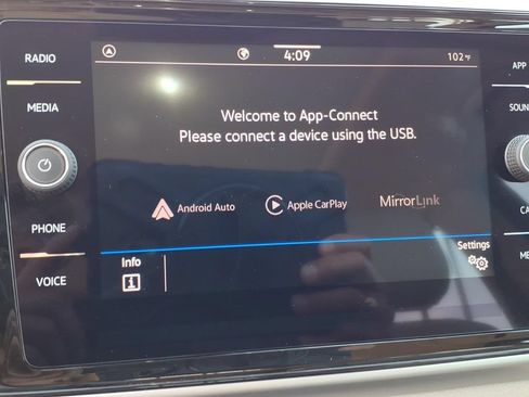 Used 2023 Volkswagen Atlas SE w/ Panoramic Sunroof Package FWD image 17