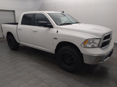 Used 2020 RAM 1500 Classic SLT w/ Luxury Group AWD/4WD image 11