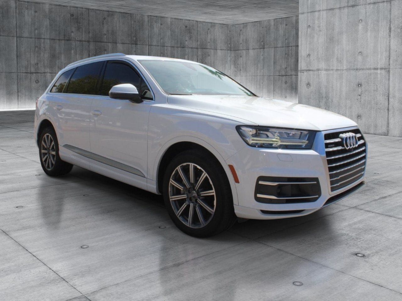 Used 2018 Audi Q7 3.0T Premium Plus AWD/4WD image 9