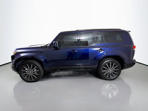 Used 2025 Lexus GX 550 w/ Accessory Package (2T) AWD/4WD image 4