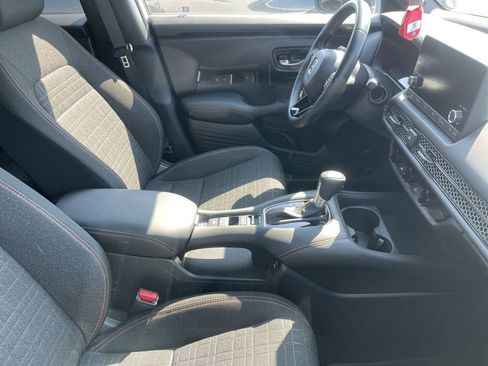 Used 2025 Honda HR-V Sport image 11