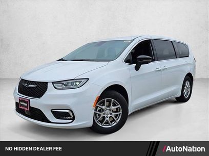 New 2026 Chrysler Pacifica Select