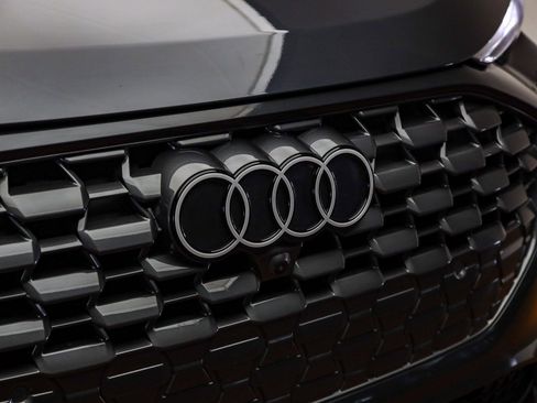 Certified 2025 Audi Q5 Premium w/ Convenience Package image 9