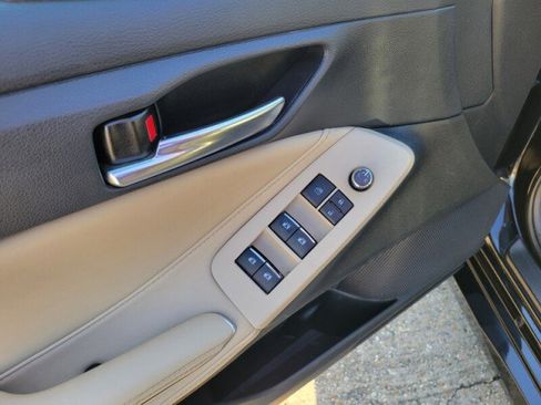 Used 2022 Toyota Avalon XLE image 13