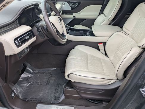 Used 2022 Lincoln Aviator Black Label w/ Dynamic Handling Package image 13